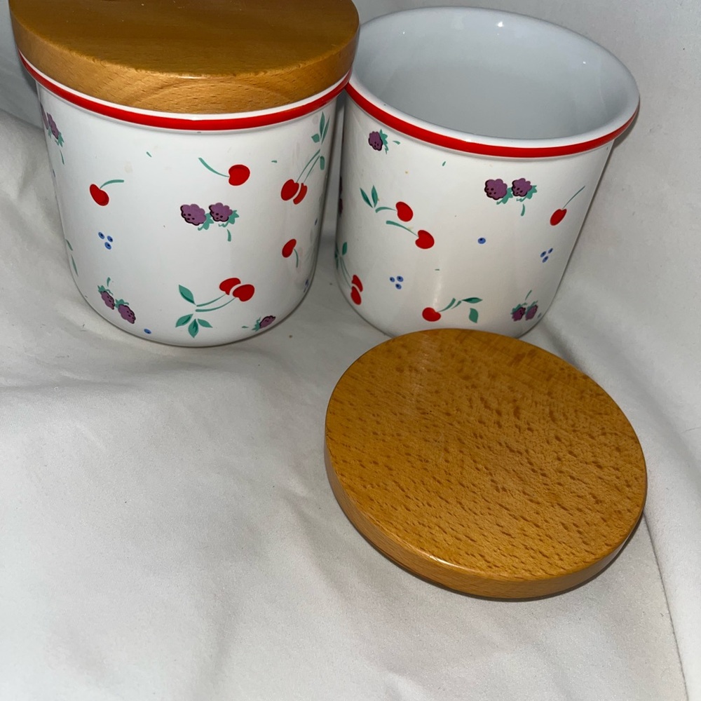 PM010626 Ceramic Canisters With Wooden Lids 70s Vintage